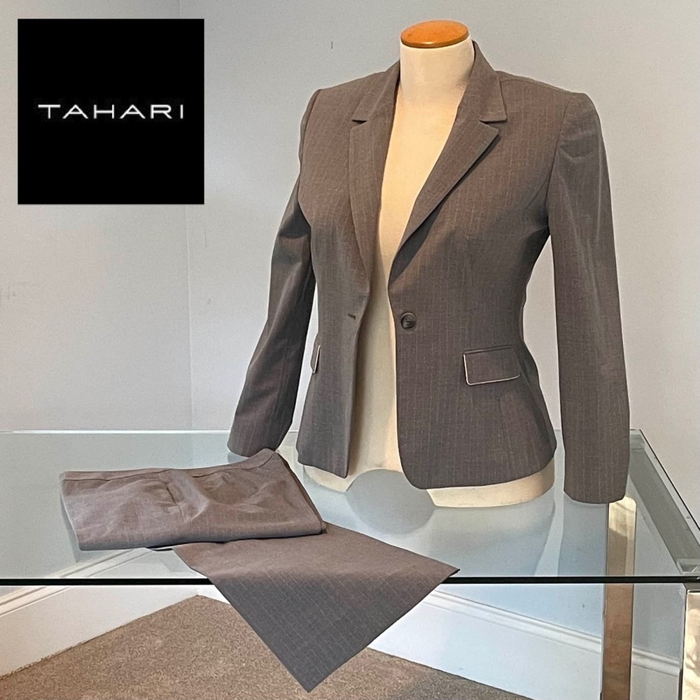 Tahari, pantsuit, size 14